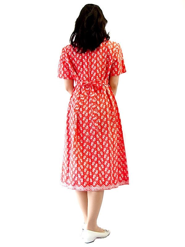 かわいらしい花柄が夏にぴったり♪美しいラインも素敵なヴィンテージサマーワンピの逸品