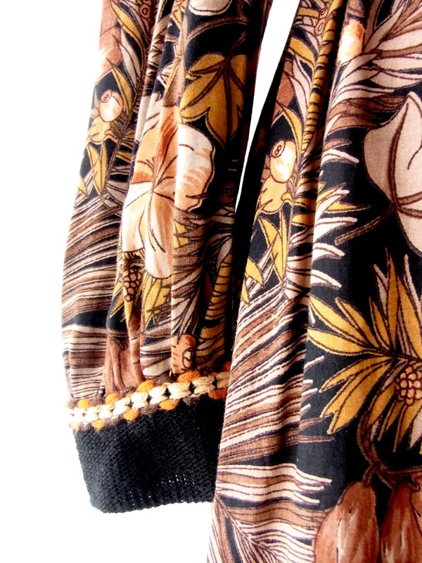 ヨーロッパ古着 フランス買い付け ６０年代製 ブラック　ニット X 花柄プリント　ヴィンテージ　ワンピース 12FC119