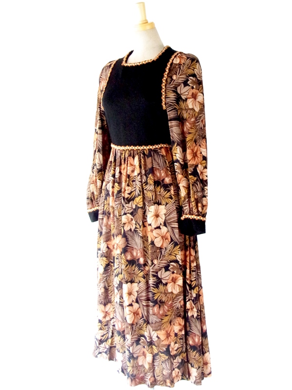 ヨーロッパ古着 フランス買い付け ６０年代製 ブラック　ニット X 花柄プリント　ヴィンテージ　ワンピース 12FC119