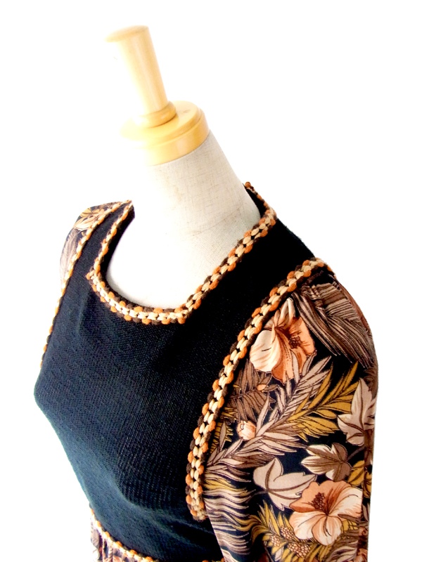 ヨーロッパ古着 フランス買い付け ６０年代製 ブラック　ニット X 花柄プリント　ヴィンテージ　ワンピース 12FC119