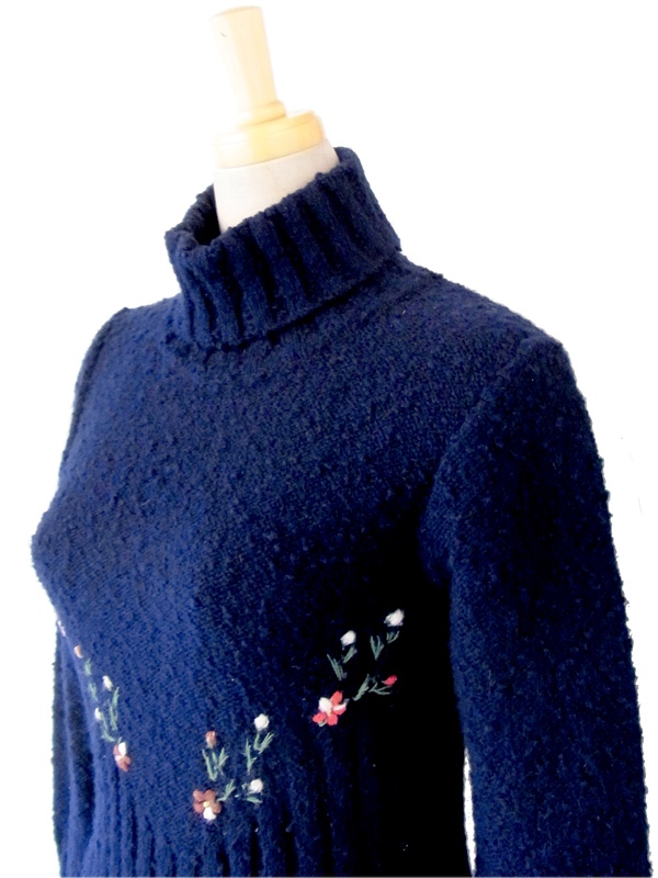 ヨーロッパ古着 フランス買い付け　ネイビー X 花柄刺繍 タートルネック ワンピース : 13FC721