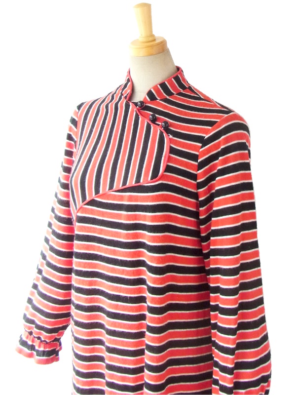 ヨーロッパ古着 フランス買い付け 60年代製 レッド・ブラック・ホワイト ボーダー レトロデザインのボックスワンピース 13FC751