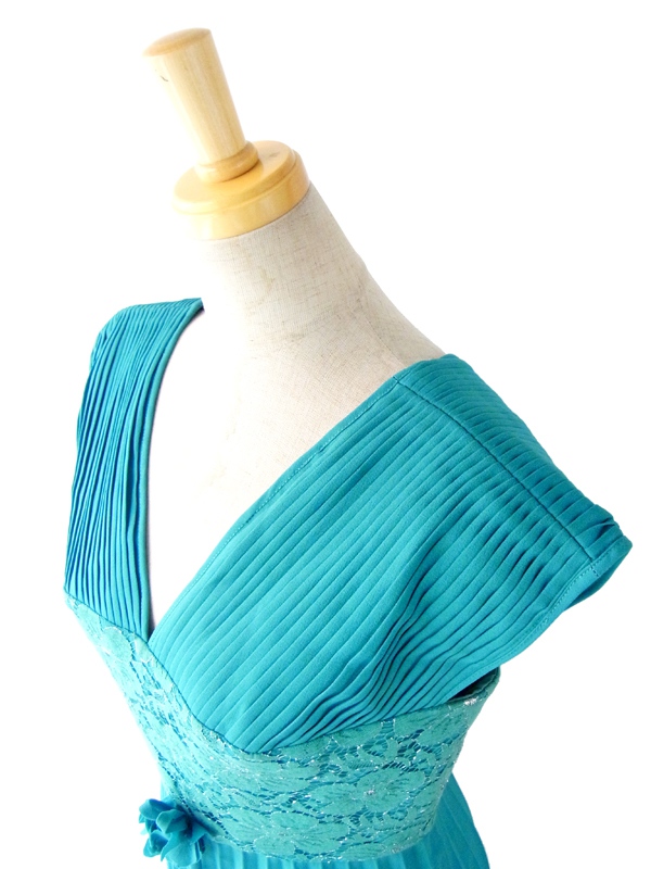 ヨーロッパ古着 ６０年代製　ターコイズブルー花柄レース　花コサージュ　ヴィンテージ プリーツドレス 13FC809