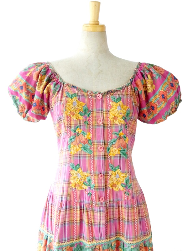 ヨーロッパ古着 フランス買い付け 60年代製 花柄刺繍入り プロヴァンス風生地のマキシワンピース 14FC302