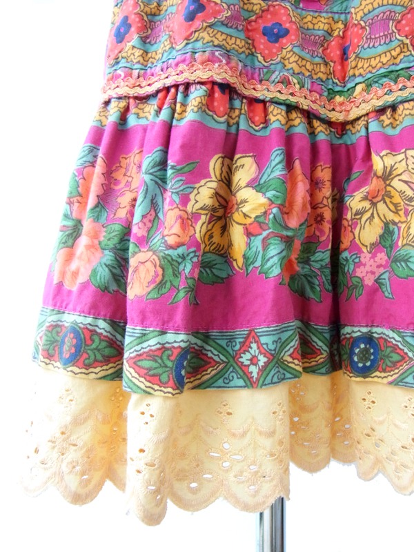ヨーロッパ古着 フランス買い付け 60年代製 花柄刺繍入り プロヴァンス風生地のマキシワンピース 14FC302