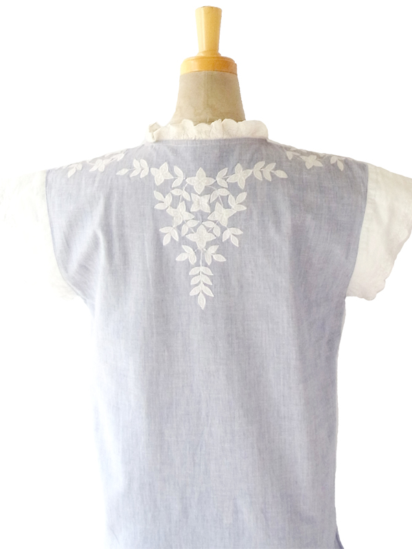 ６０年代フランス製 水色 X ホワイト 両面アンティーク花柄刺繍 ワンピース 14FC409