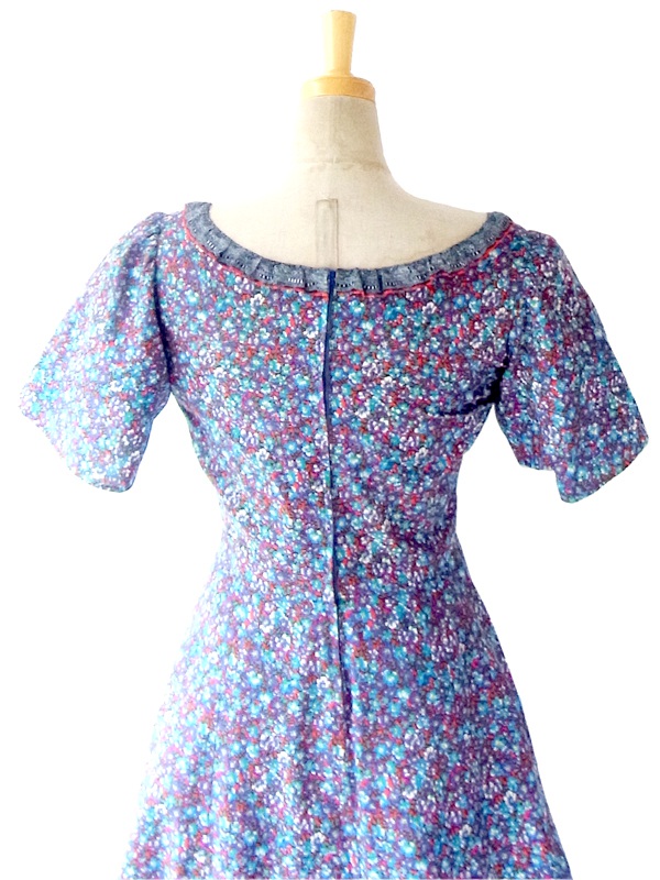 フランス買い付け ６０年代製 ブルー X レッド　美しい花柄プリント フリル襟 マキシワンピース 14FC410