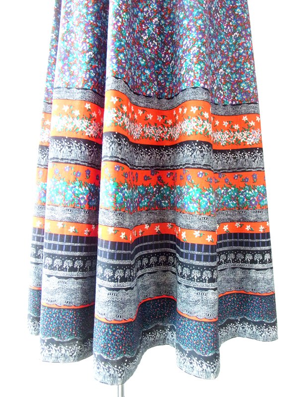 フランス買い付け ６０年代製 ブルー X レッド　美しい花柄プリント フリル襟 マキシワンピース 14FC410