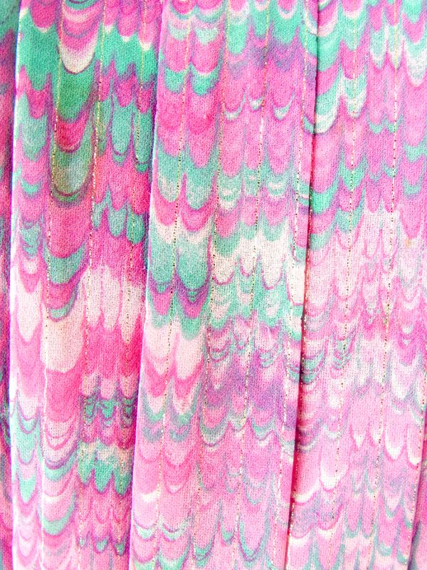 ６０年代フランス製 ピンク 水色 波模様 ゴールドラメ糸入り　レトロデザイン プリーツ ワンピース 14FC429