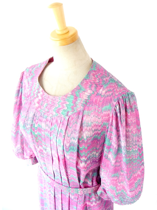 ６０年代フランス製 ピンク 水色 波模様 ゴールドラメ糸入り　レトロデザイン プリーツ ワンピース 14FC429