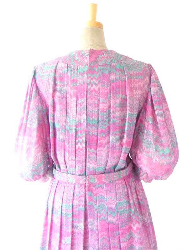 ６０年代フランス製 ピンク 水色 波模様 ゴールドラメ糸入り　レトロデザイン プリーツ ワンピース 14FC429