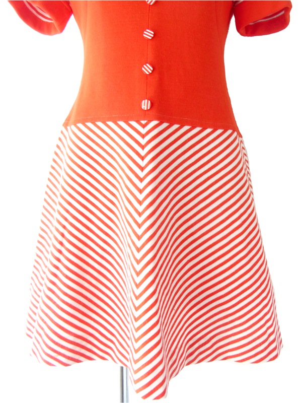 ヨーロッパ古着 ６０年代製 レッド・ホワイト バイカラー ストライプ レトロデザイン ヴィンテージ ワンピース 14FC511