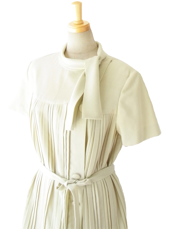 ヨーロッパ古着 ６０年代フランス製 アイボリー たっぷりプリーツ スカーフタイデザイン ヴィンテージ ワンピース 14FC514