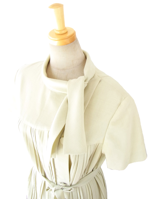 ヨーロッパ古着 ６０年代フランス製 アイボリー たっぷりプリーツ スカーフタイデザイン ヴィンテージ ワンピース 14FC514