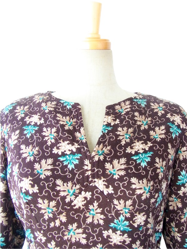 ヨーロッパ古着 フランス買い付け ダークブラウン X ミントブルー オーメント柄 ヴィンテージ レトロワンピース 14FC516