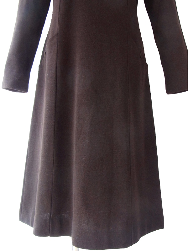 ヨーロッパ古着 フランス買い付け ６０年代製 シックなダークブラン X くるみボタンの装飾 ヴィンテージ ワンピース 14FC527
