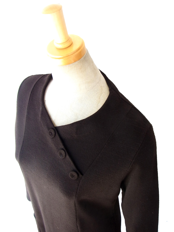 ヨーロッパ古着 フランス買い付け ６０年代製 シックなダークブラン X くるみボタンの装飾 ヴィンテージ ワンピース 14FC527