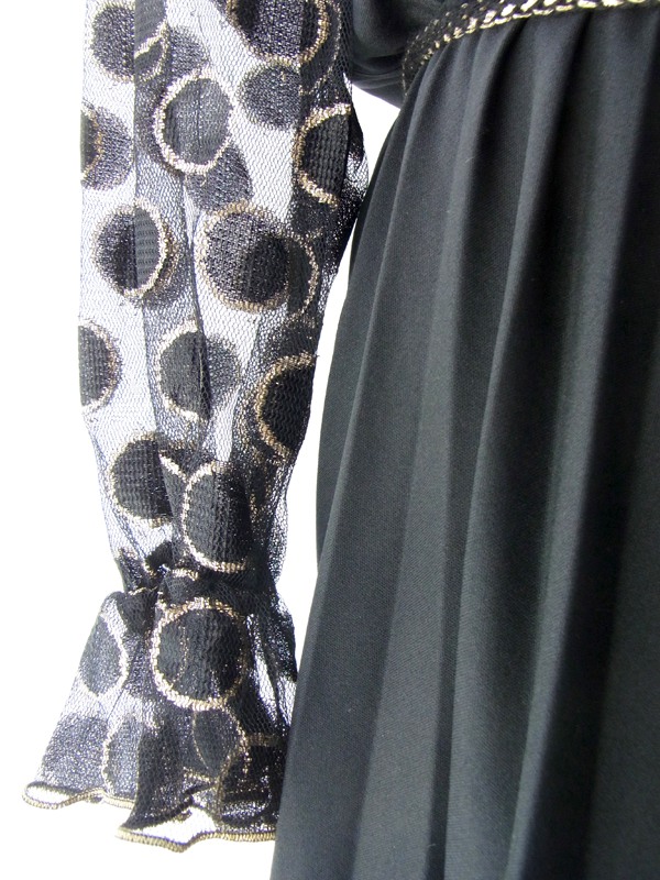 ヨーロッパ古着 フランス買い付け シックなブラック X ヨーク・袖レース ヴィンテージ お呼ばれワンピース 14FC534