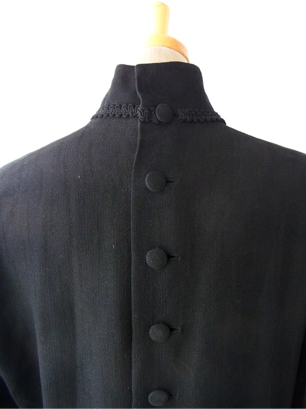 ヨーロッパ古着 フランス買い付け ６０年代製 シックなブラック X コード飾り ヴィンテージ ワンピース 14FC535