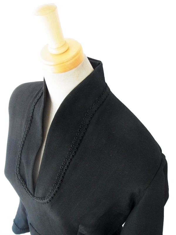 ヨーロッパ古着 フランス買い付け ６０年代製 シックなブラック X コード飾り ヴィンテージ ワンピース 14FC535