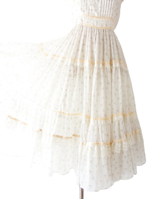 送料無料】70年代アメリカ製 GUNNE SAX ホワイト ガーリー花柄