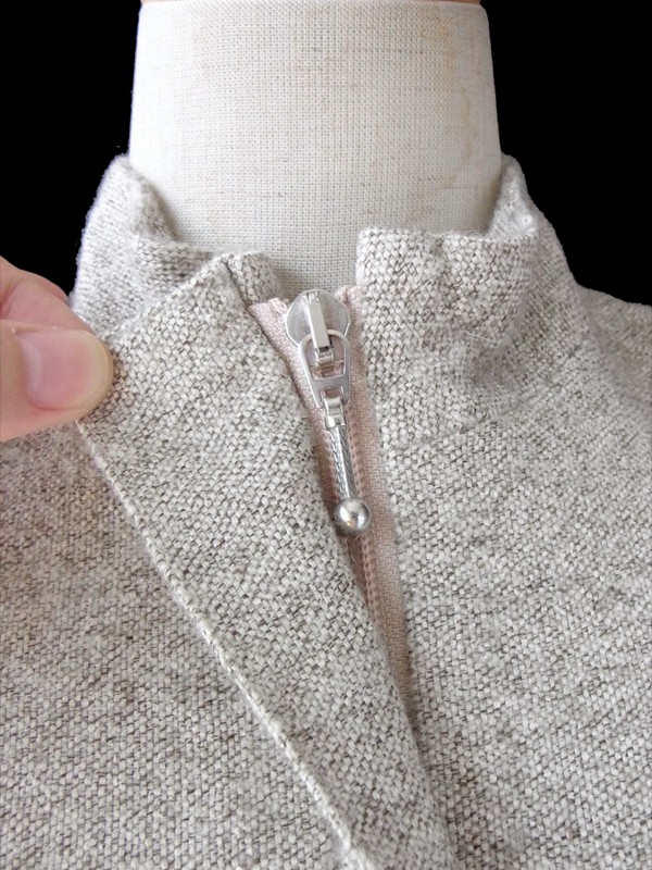 ヨーロッパ古着 ロンドン買い付け ライトグレイ X フロントジップアップ ヴィンテージ ウール ワンピース 15BS314