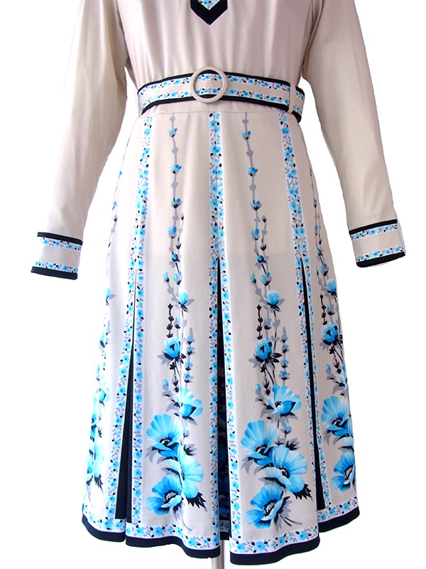 ヨーロッパ古着 ロンドン買い付け アイボリー X ブラック・ブルー 花柄プリント ベルト付き ヴィンテージ ワンピース 15BS405