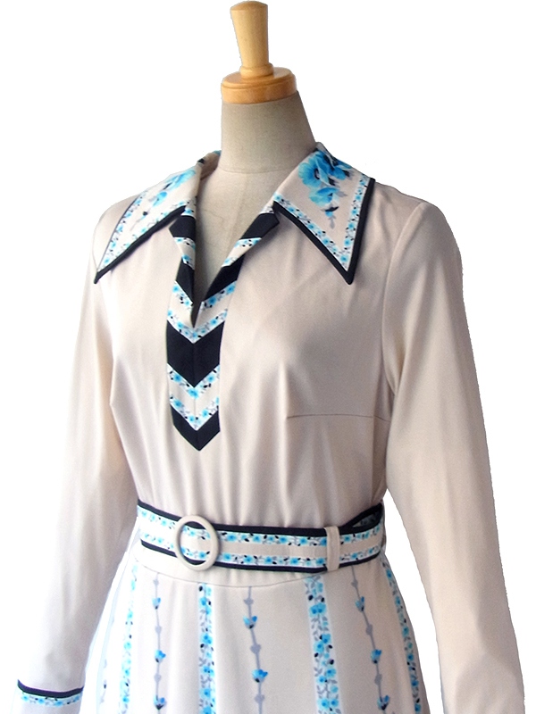 ヨーロッパ古着 ロンドン買い付け アイボリー X ブラック・ブルー 花柄プリント ベルト付き ヴィンテージ ワンピース 15BS405