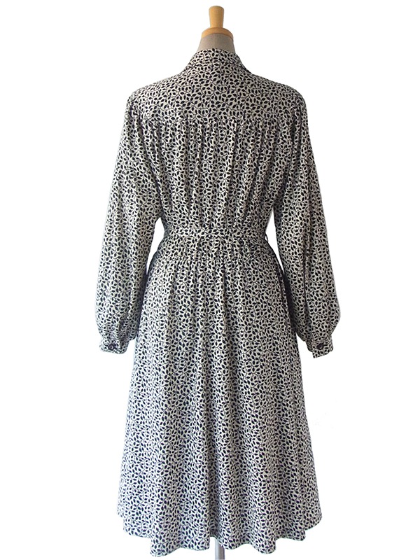 【送料無料】ロンドン買い付け 60年代製 ホワイト X ブラック リーフ柄 エレガント ワンピース 15BS406【ヨーロッパ古着】