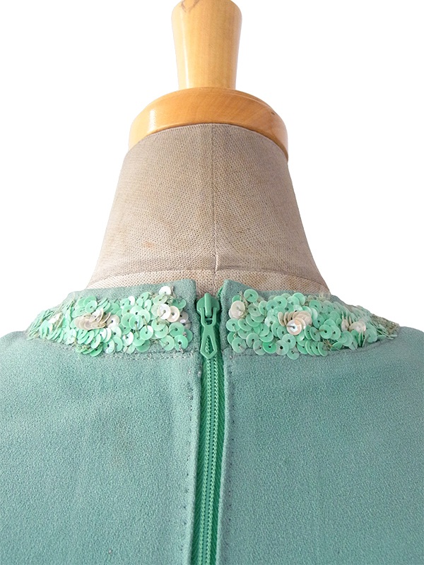 ヨーロッパ古着 ロンドン買い付け 60年代製 エメラルドグリーン スパンコール飾り 梨地ウール ワンピース 15BS411