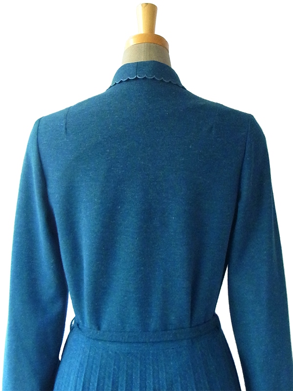 ヨーロッパ古着 ロンドン買い付け 60年代製 ブルー X 刺繍入り波型襟 ヴィンテージ プリーツ ワンピース 15BS415