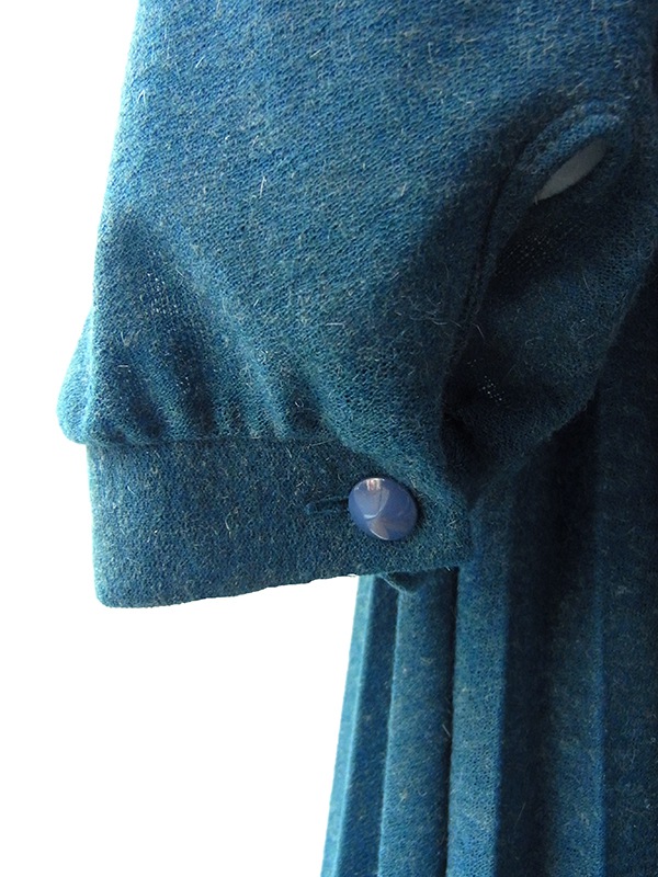 ヨーロッパ古着 ロンドン買い付け 60年代製 ブルー X 刺繍入り波型襟 ヴィンテージ プリーツ ワンピース 15BS415