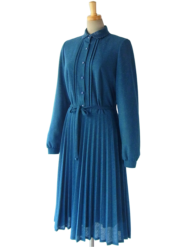 ヨーロッパ古着 ロンドン買い付け 60年代製 ブルー X 刺繍入り波型襟 ヴィンテージ プリーツ ワンピース 15BS415