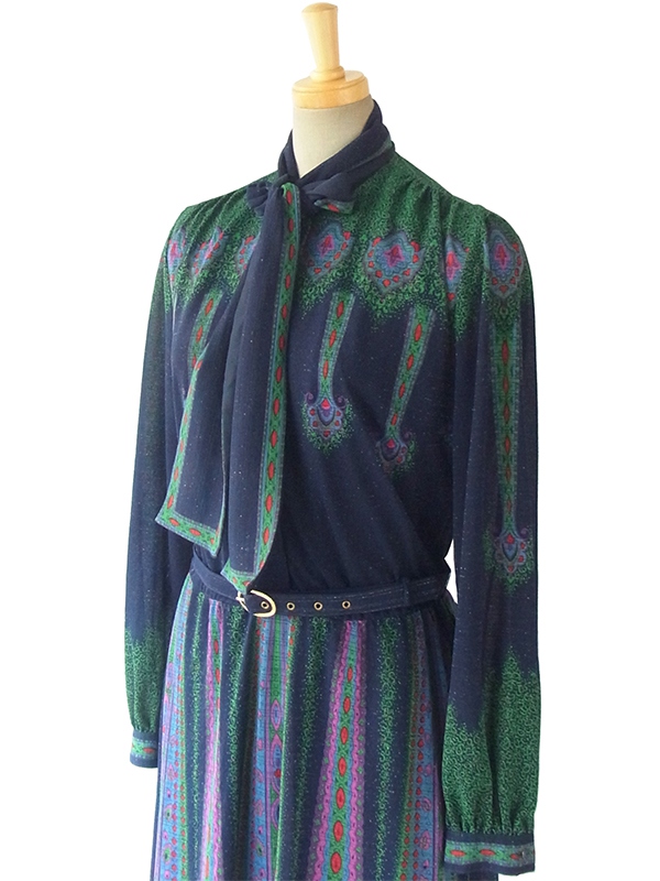 【送料無料】ロンドン買い付け ６０年代製 ゴールドラメ入りブルー × レトロ柄 ボウタイ ワンピース 15BS421【ヨーロッパ古着】