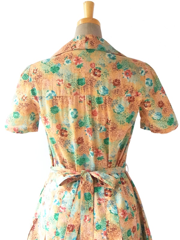 ヨーロッパ古着 ロンドン買い付け 60年代製 イエロー X カラフルな花柄 共布ベルト付き プリーツワンピース 15BS428