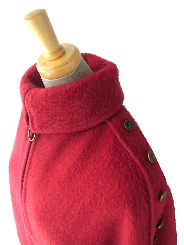 【送料無料】ロンドン買付 ６０年代製 レッド X ゴールド飾りボタン フロントジップ ウール ケープコート 15BS431【ヨーロッパ古着】