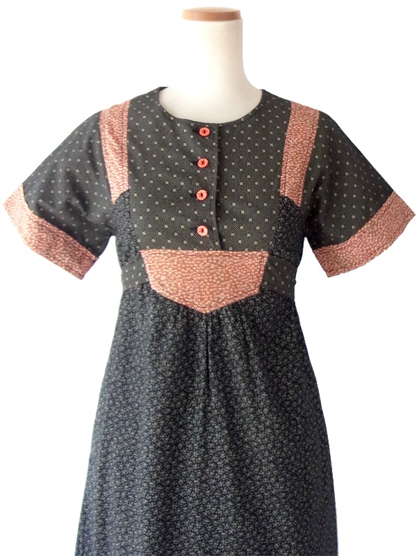 ヨーロッパ古着 フランス買い付け ６０年代製 ブラック X ホワイト 小花柄 花柄生地切替 フォークロア ワンピース 15FC111