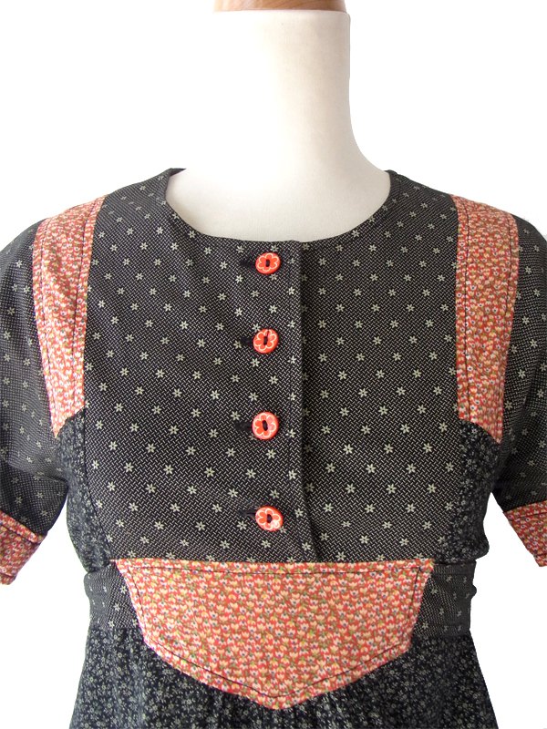 ヨーロッパ古着 フランス買い付け ６０年代製 ブラック X ホワイト 小花柄 花柄生地切替 フォークロア ワンピース 15FC111