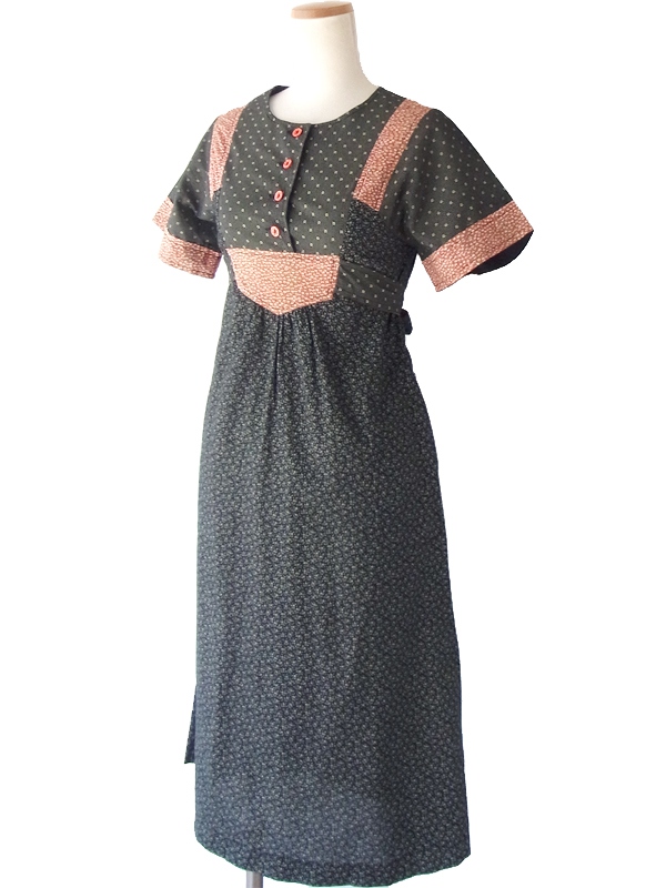 ヨーロッパ古着 フランス買い付け ６０年代製 ブラック X ホワイト 小花柄 花柄生地切替 フォークロア ワンピース 15FC111