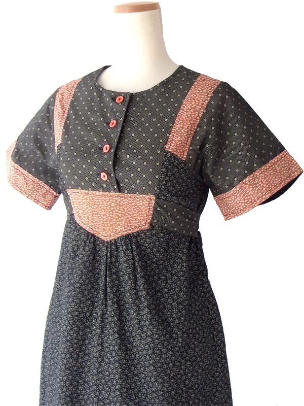 ヨーロッパ古着 フランス買い付け ６０年代製 ブラック X ホワイト 小花柄 花柄生地切替 フォークロア ワンピース 15FC111