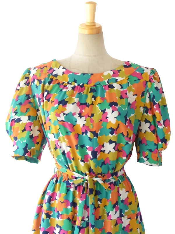 ヨーロッパ古着 フランス買い付け 60年代製 カラフル花柄 パフスリーブ 共布ベルト付き ヴィンテージ ワンピース 15FC206