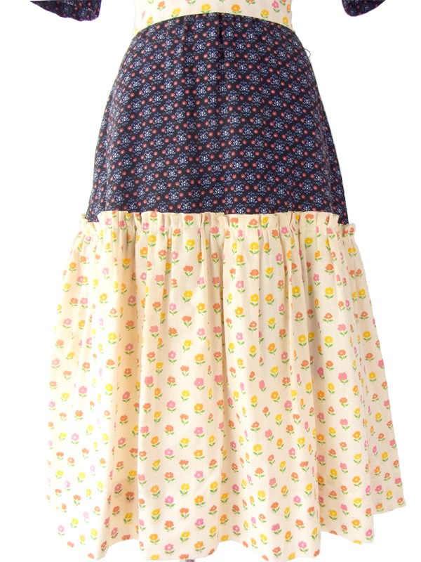 ヨーロッパ古着 フランス買い付け 60年代製 ベージュ X ネイビー 生地切替 花柄刺繍 ふんわり ワンピース 15FC232