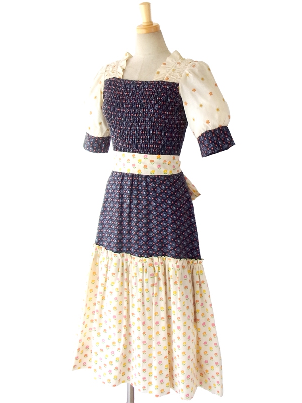 ヨーロッパ古着 フランス買い付け 60年代製 ベージュ X ネイビー 生地切替 花柄刺繍 ふんわり ワンピース 15FC232