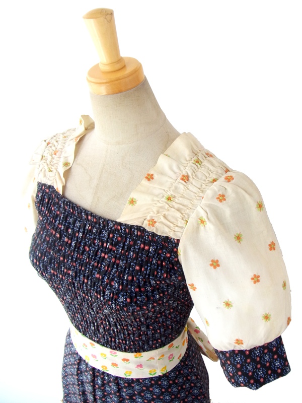 ヨーロッパ古着 フランス買い付け 60年代製 ベージュ X ネイビー 生地切替 花柄刺繍 ふんわり ワンピース 15FC232