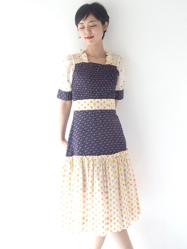 ヨーロッパ古着 フランス買い付け 60年代製 ベージュ X ネイビー 生地切替 花柄刺繍 ふんわり ワンピース 15FC232