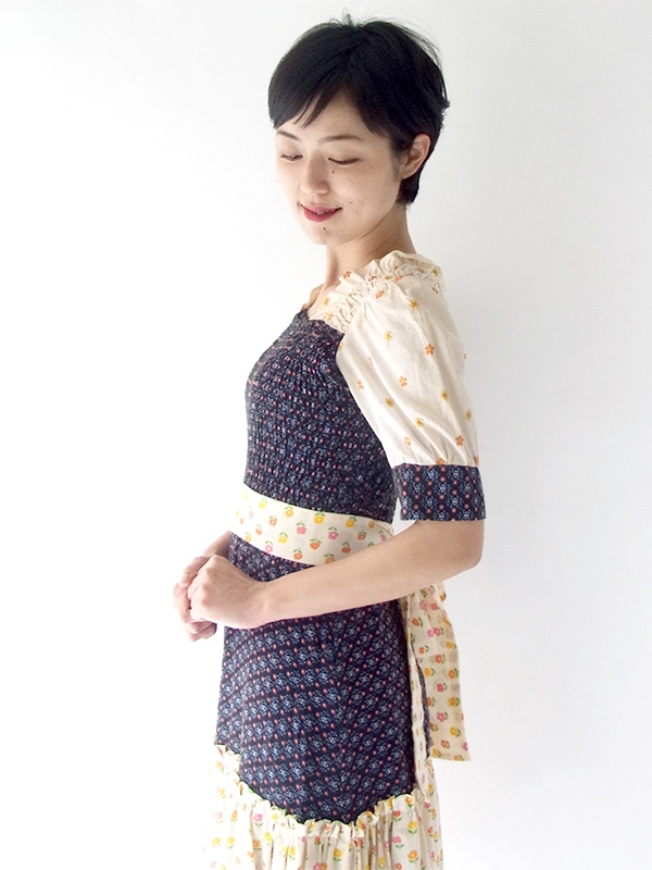 ヨーロッパ古着 フランス買い付け 60年代製 ベージュ X ネイビー 生地切替 花柄刺繍 ふんわり ワンピース 15FC232