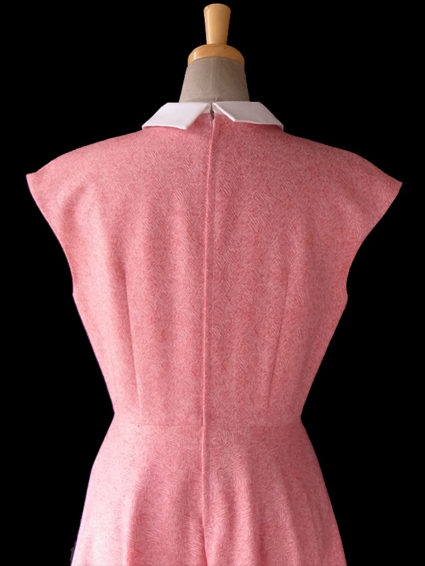 未使用品　デッドストック レッド X ホワイト おとなかわいい上品ワンピース 15OD1217