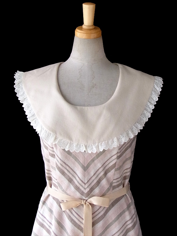 未使用品　ライトベージュ X バイアス柄 サーキュラーカラー リボンベルト ワンピース 15OD1217