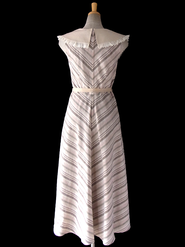 未使用品　ライトベージュ X バイアス柄 サーキュラーカラー リボンベルト ワンピース 15OD1217