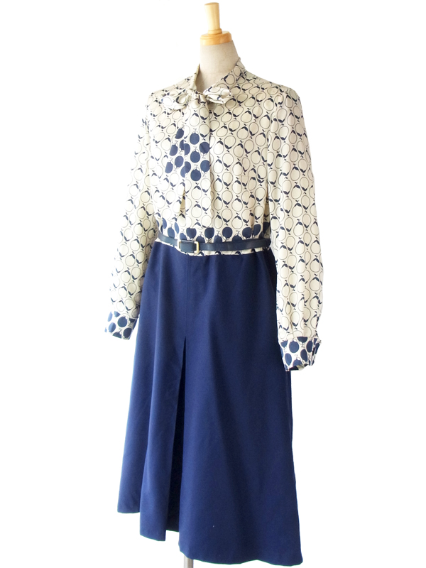 ヨーロッパ古着 ロンドン買い付け 60年代製 アイボリー X ブルー 生地切り返し フルーツ柄 ボウタイ ワンピース 15OM211